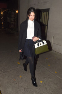 1453409144-hbz-turtleneck-44