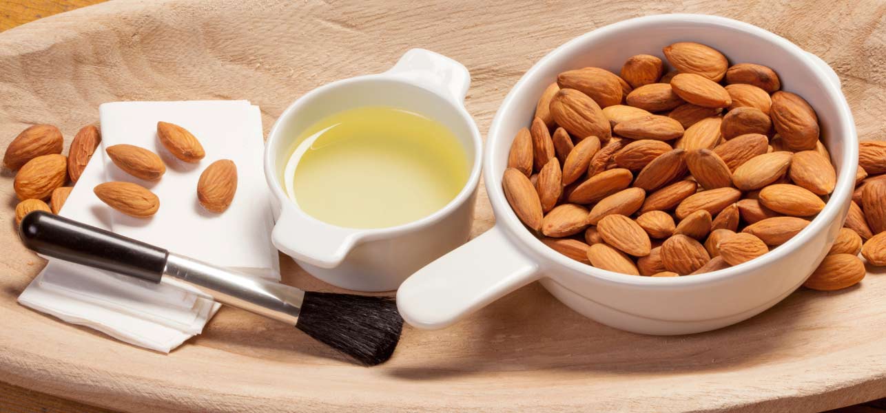 Almond-Oil-Remove-Makeup