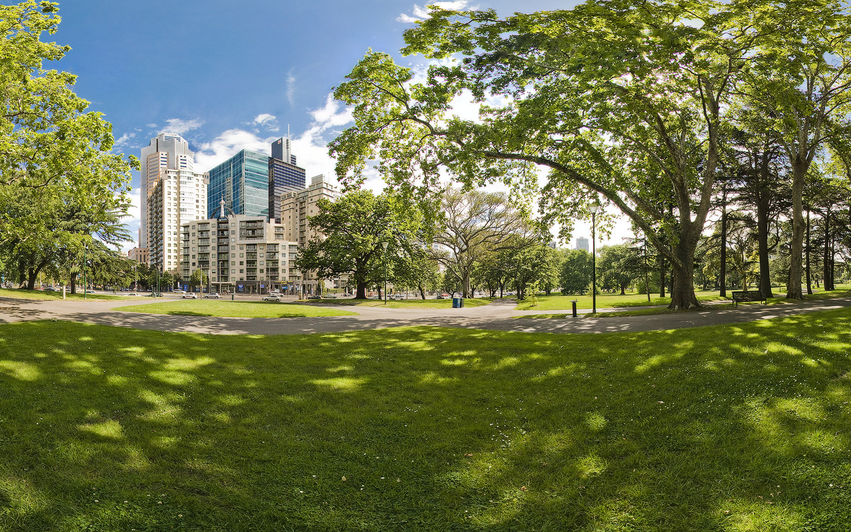Cities_City_Park_in_summer_048389_