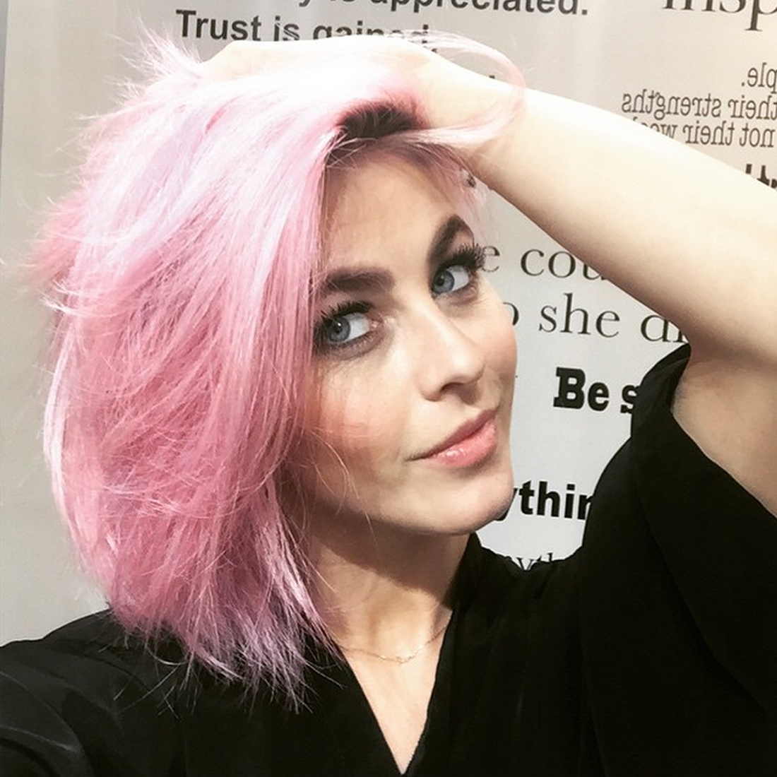 Kaley-Cuoco-cotton-candy-hair