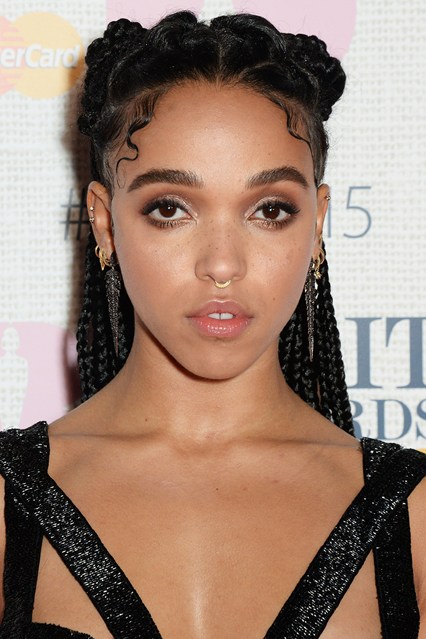 fka-twigs_glamour_27may16_getty_b_426x639
