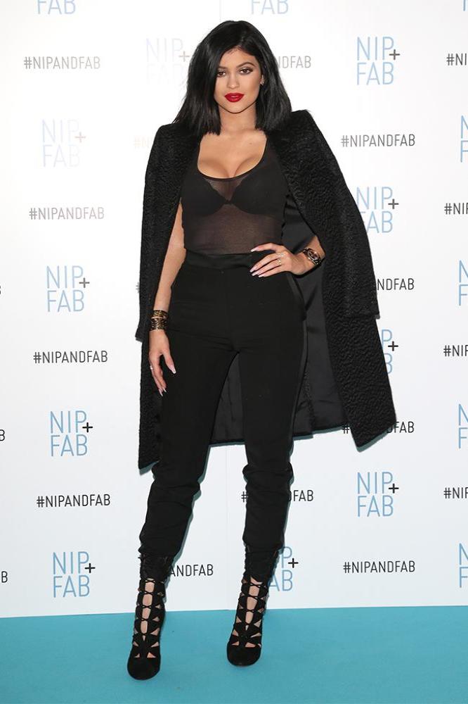 kylie-jenner-3592f5b72568a9b358e57949b8046a86fbb1f21f
