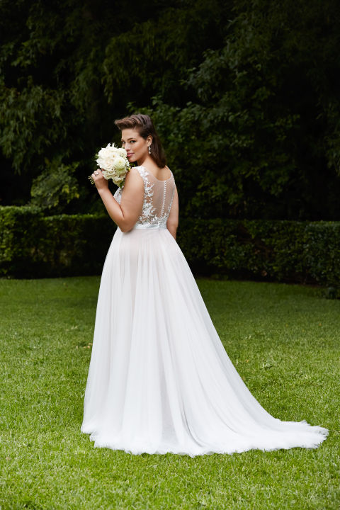 elle-plus-size-wedding-dresses-wtoo
