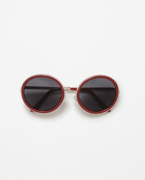 gallery-1460058120-zara-round-glasses