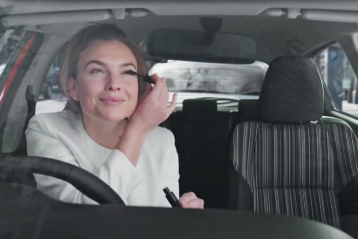 applying-makeup-in-car