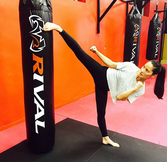 olivia-munn-high-kick