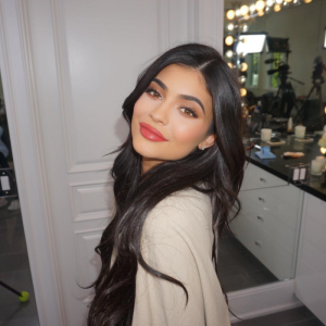 1468686430-kylie-jenner-kristin-lip-kit