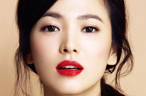 Cara-memerahkan-bibir