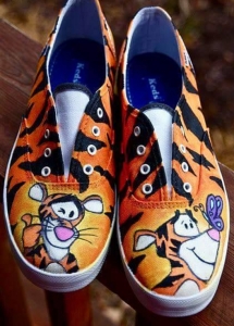 sepatu kartun