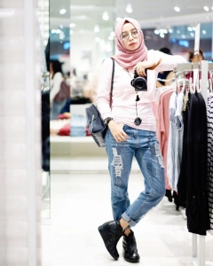 304479-1000xauto-jeans-hijab