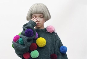 fashion pom-pom