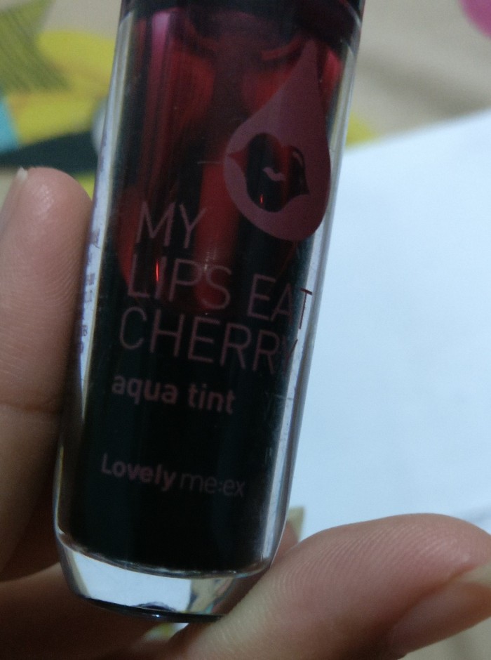 Tampak depan My Lips Eat Cherry