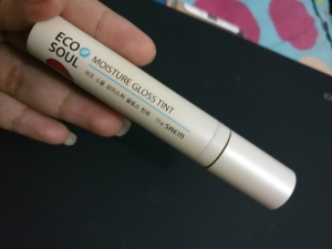 Tampak depan ECO SOUL Moisture Gloss Tint