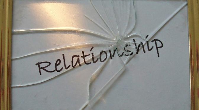 079991900_1468134156-broken-relationship