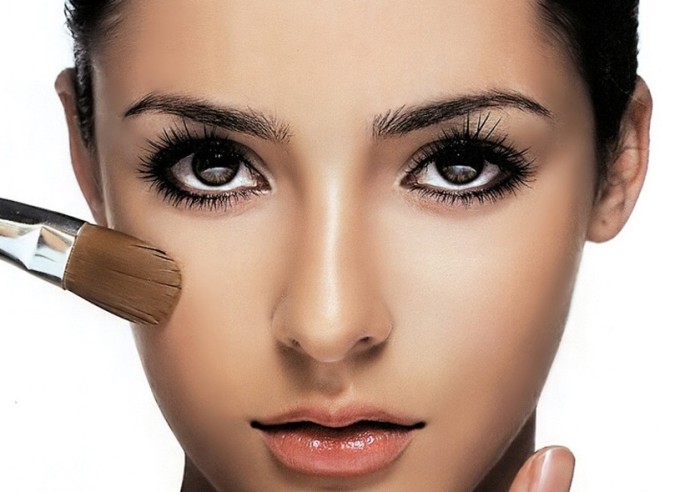 cara-mudah-menyamarkan-lingkaran-hitam-di-wajah-dengan-make-up