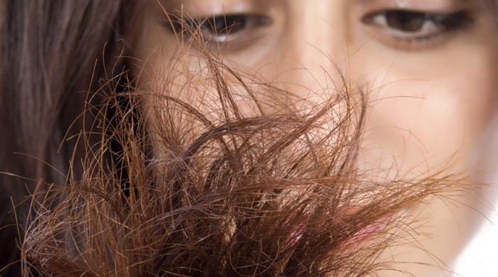 Merusak Rambut
